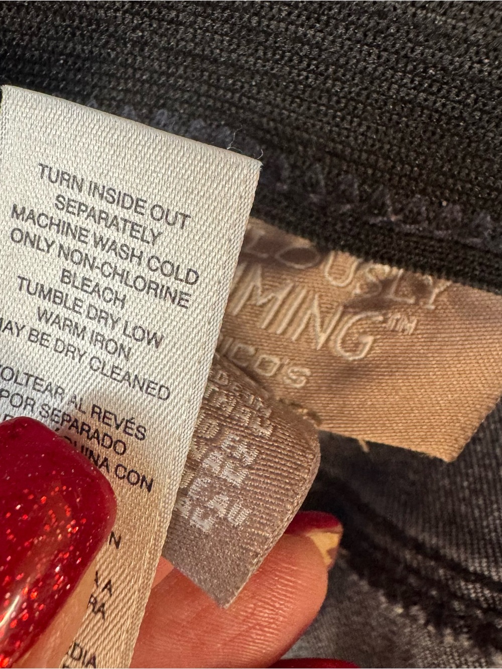 Chico's *FABULOUSLY SLIMMING* JEANS    SIZE: LARGE - Picture 6 of 8